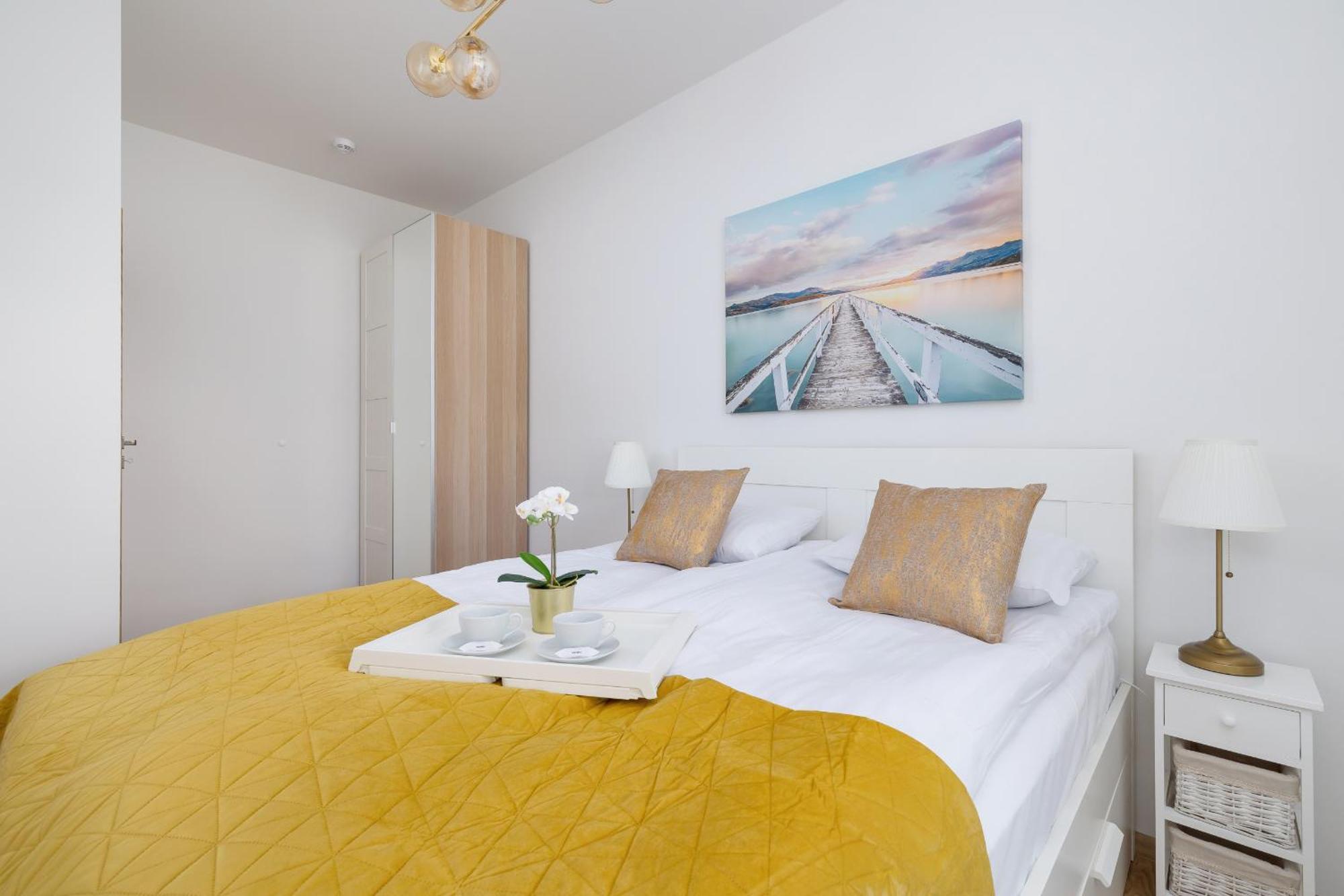 Luxury Two Bedroom Apartment With Terrace And Parking By Renters Prestige Katowice Exterior photo