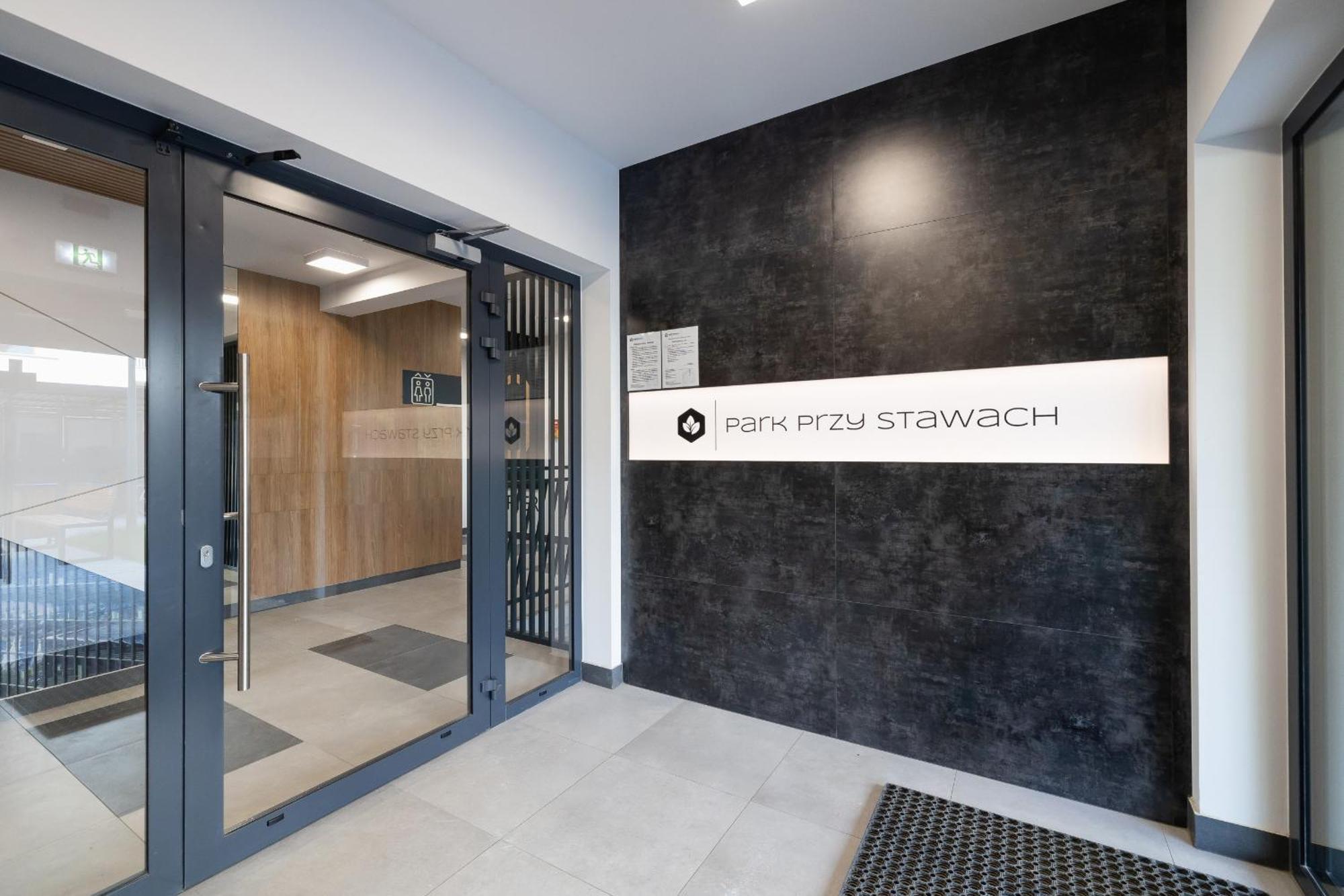 Luxury Two Bedroom Apartment With Terrace And Parking By Renters Prestige Katowice Exterior photo